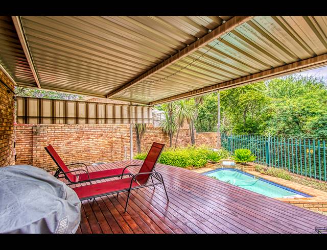 3 BEDROOM SIMPLEX FOR SALE IN FOURWAYS